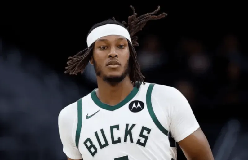 ESPN预测明日比赛：步行者胜率为53.1%，雄鹿胜率为46.9%